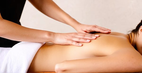 Explorez l'art du massage naturiste à paris